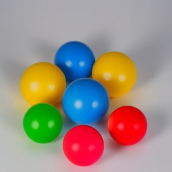Abwerfball, Leichtball vers. Farben