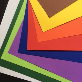 Farbenfrohes Kreativpapier: 100 Bögen Tonzeichenpapier (50x70 cm) in 10 lebendigen Farben für unzählige kreative Projekte!